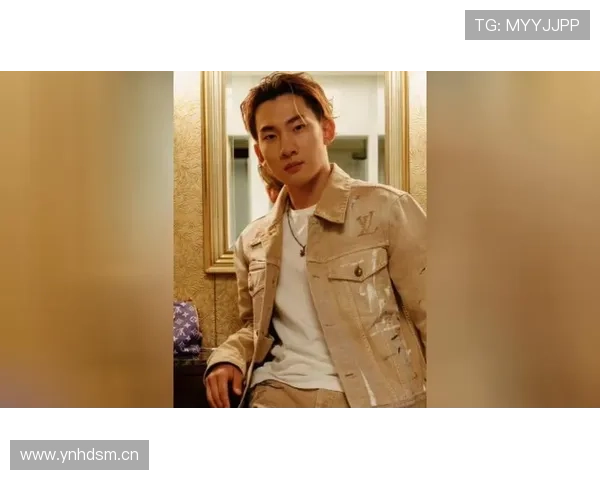 刷到苏翊鸣街拍，外套像路人，手里那箱雪具比我家月薪还贵