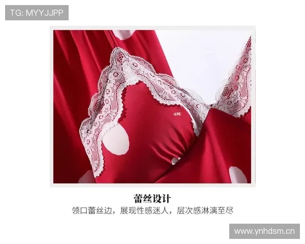 叶诗文的家居照看着怪怪的——睡衣比我一月工资还精致